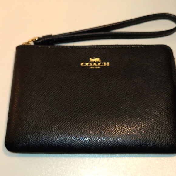 EUC  -- F58032 Coach Small Leather Wristlet - Picture 3 of 6